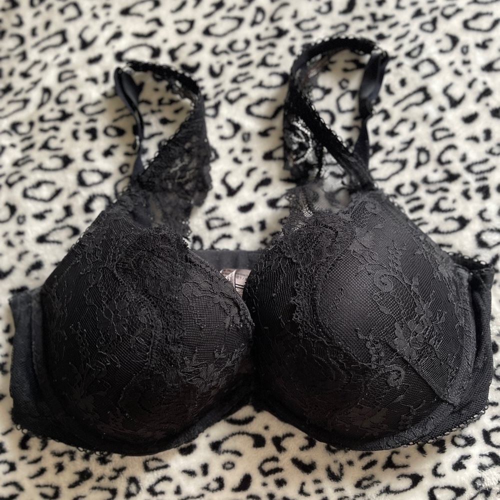 VS push up bra with lace detailing 38D - Picture 2 of 6